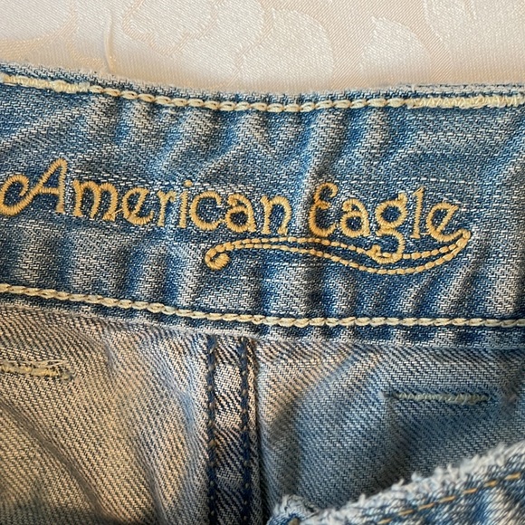 American Eagle jean shorts with 2 front and 2 back pockets light wash Sz 8 - Picture 4 of 12